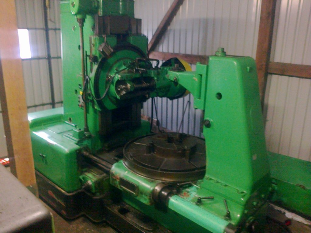TOS Gear Hobber FO16 (1968) With change gears Machinery Delivery