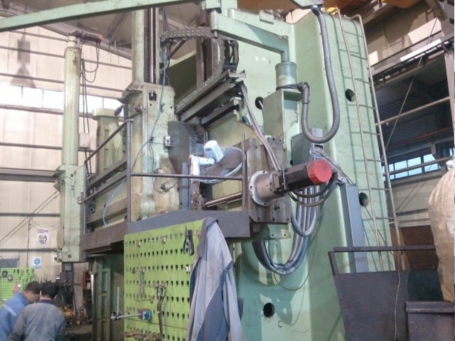 RICHARDS Double Column VTL 5000 – 5m x 3m height – 150 tons – 2 x CNC Rams – Fanuc (2012) machine gallery