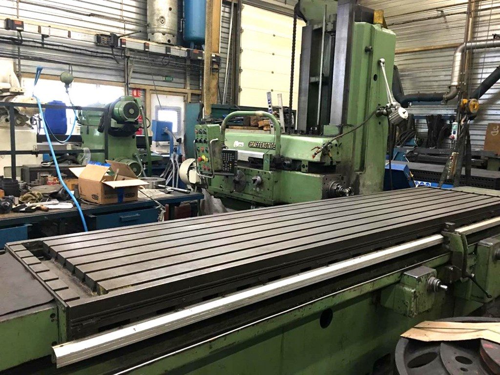 3 off Nice mills and 1 off Universal grinder Huron, Dufour